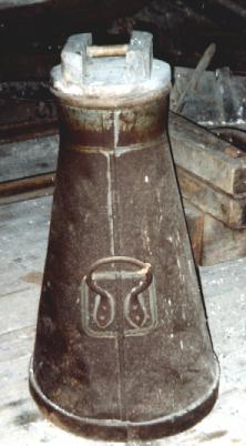 churn with wooden lid